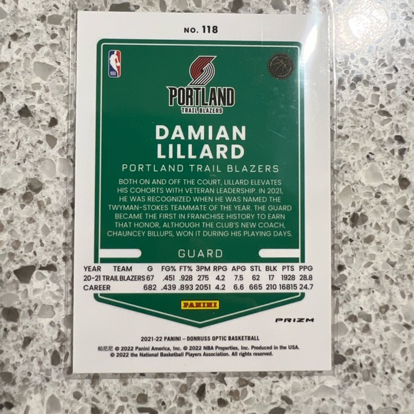 DAMIAN LILLARD PURPLE OPTIC HOLO CARD PRIZM NBA 2021-22 - Picture 2 of 2